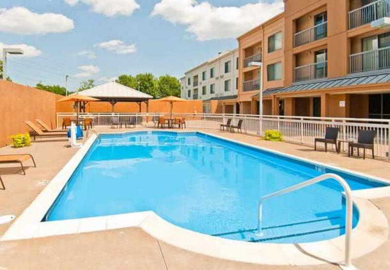 Courtyard Memphis East/Bill Morris Parkway Hotel Bagian luar foto