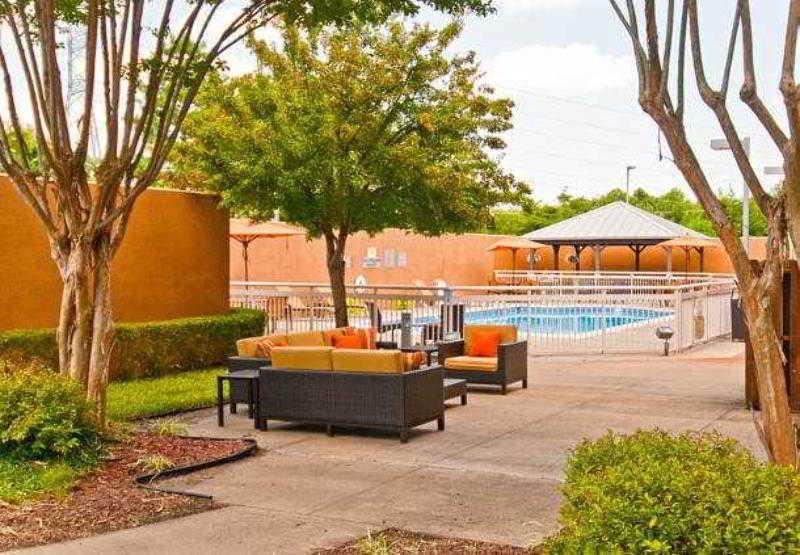 Courtyard Memphis East/Bill Morris Parkway Hotel Bagian luar foto