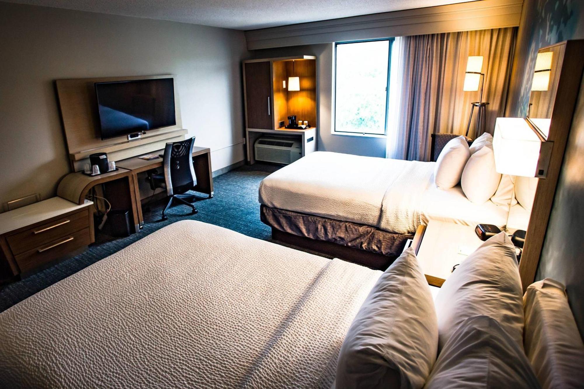 Courtyard Memphis East/Bill Morris Parkway Hotel Bagian luar foto